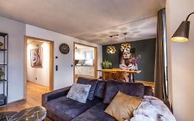 Anne + Liese Haus